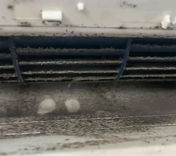 杨浦空调吹的风有股烧焦味是怎么回事